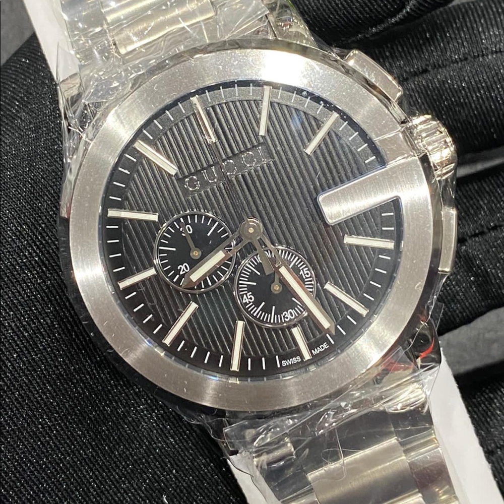 NIB Black Gucci Watch - Picture 3 of 10